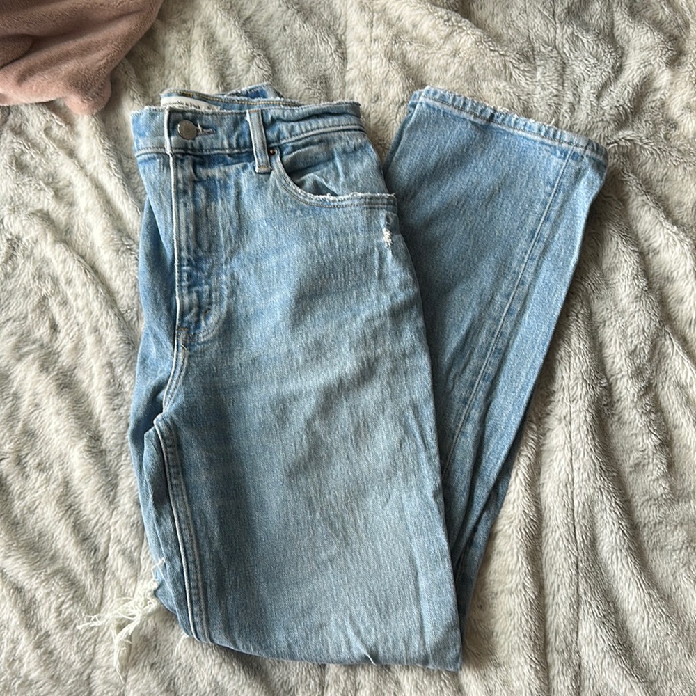 Abercrombie & Fitch the 90s straight ultra high rise jeans size 26 short.